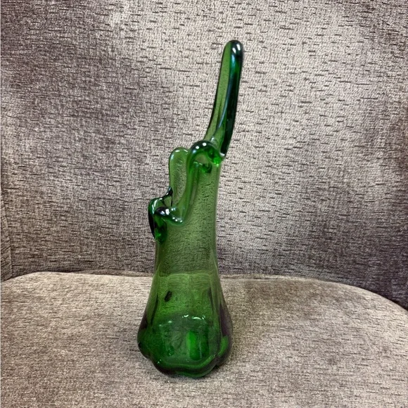 Vintage MCM Green Art Glass Five Finger Swung Vase Appx. 10” Taiwan. - Picture 2 of 9